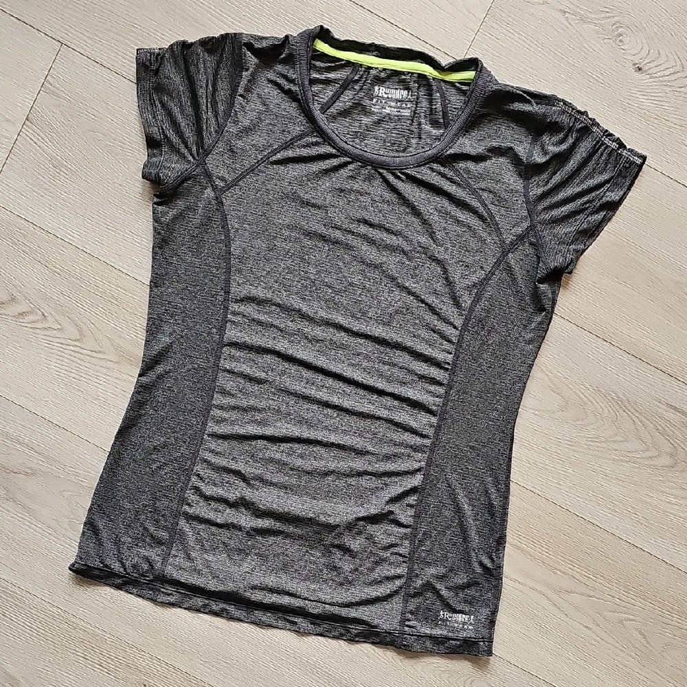 Running Room Fitwear Activewear Shortsleeve Top With‎ Back Zipper Pocket Medium